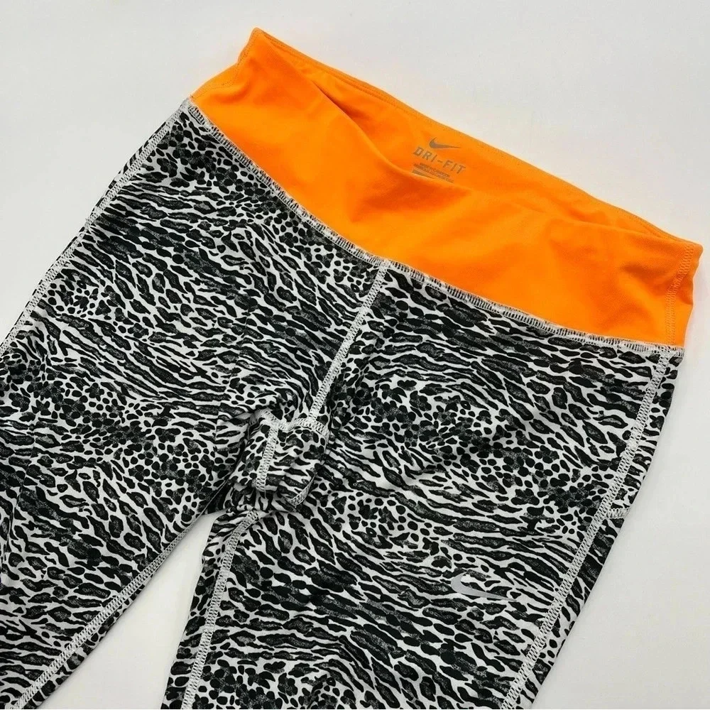 NIKE Women’s M Racer Leopard Print Running‎ Crop Leggings zipper pocket Dri-fit